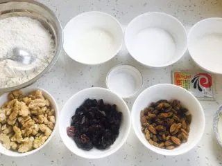 最爱面包➕新疆三果大列巴,所有食材大集合。