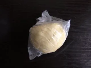 蛋奶小馒头（宝宝辅食）,装入保鲜袋，冰箱冷藏一小时