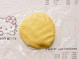 圣诞糖霜饼干,用手揉成一个均匀的面团,放冰箱冷藏半个小时