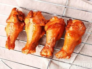 比外卖还好吃的秘制烤翅根,放入烤箱190度烤至15分钟即可。