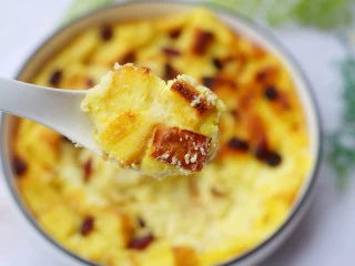 酥脆软滑的蛋奶吐司布丁,一口一口停不下来的节奏~