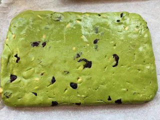 抹茶蔓越莓牛轧糖,整方形