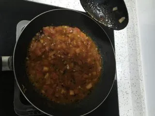 培根芝士焗饭,熬制稍微粘稠状即可如图。