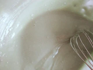 百变水果 蝶豆花蛋糕卷.百香果蓝莓馅,Z字形搅拌均匀,无颗粒顺滑