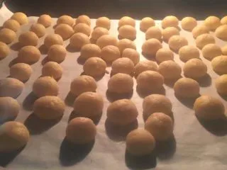 扁桃仁一口酥,十分钟后的过程中,体积慢慢的膨大