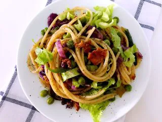 意大利面原来可以这样做，简单、营养、美味,也可以这样，搭配不同的蔬菜。