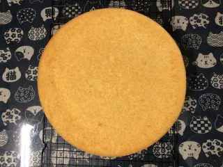 十寸戚风蛋糕（不开裂）,脱模