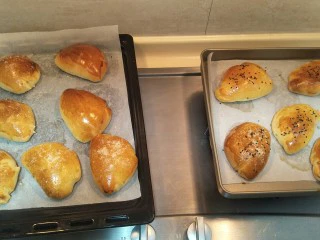 卡仕达奶油面包——奶油饺子包,出炉热fufu