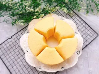 7寸中空戚风蛋糕(新手零失败),成品图