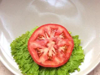 百变鸡蛋+早餐荷包蛋,在放西红柿