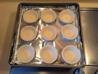 不输老爷爷家de全蛋蛋挞,准备冷冻葡式蛋挞皮。这种很好用呢，开酥效果也棒。