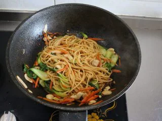 香炒意面|中式意面,翻炒均匀即可出锅食用;