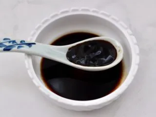 日式柠香烤鳗鱼,加入蚝油调味调色。