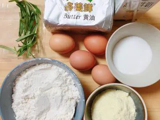 迷迭香玛芬蛋糕（制作耗时最短）,准备好食材，黄油、鸡蛋、低筋面粉、奶粉、牛奶、白糖、迷迭香、泡打粉、盐。