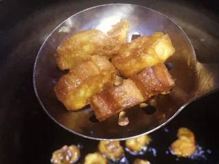 #老油条的青春#回锅油条炒腊肉,成焦黄色捞起，冷切后口感应该是香脆的程度为宜