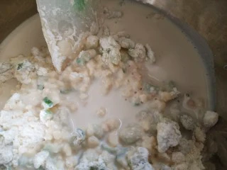 香葱苏打饼干,继续拿刮刀混合