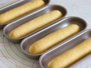 胡萝卜热狗面包,做营养美味早餐,所有的面团都这做好。