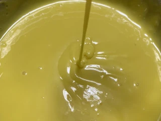 古早蛋糕(抖臀),搅拌好的面糊。