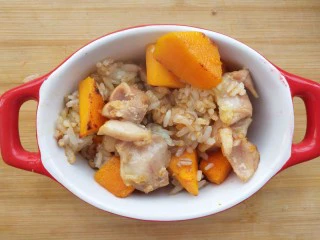 奶香南瓜鸡肉焗饭,这样子。