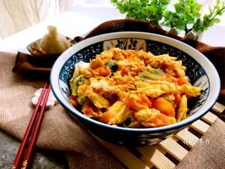 奶酪番茄鸡蛋面,做了两碗。