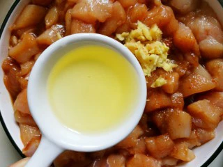 狂甩肯德基几条街的劲爆鸡米花,2个蛋清。