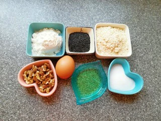 麦片芝麻核桃酥,准备好食材。