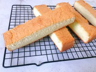 奶油海绵蛋糕,上下火190分钟35分钟。