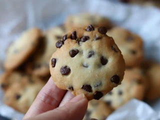 巧克力豆曲奇,好多豆,超级好吃!