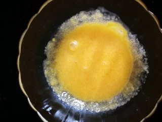 马卡龙~卡仕达酱内陷,搅拌均匀