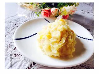 黑胡椒洋葱土豆泥 ,装盘 