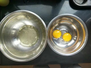 小熊纸杯蛋糕,蛋清。蛋黄分离