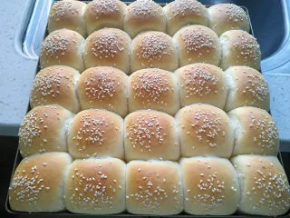 小面包(玉米油版),上色均匀后出炉