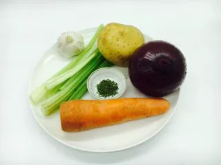 #食二星座# 罐焖牛肉(34图详细步骤),主要食材:土豆、胡萝卜、洋葱、芹菜