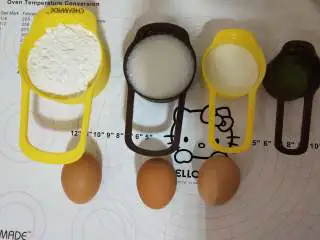 抹茶荔枝慕斯蛋糕,【抹茶蛋糕体】: 首先准备各种蛋糕体材料!