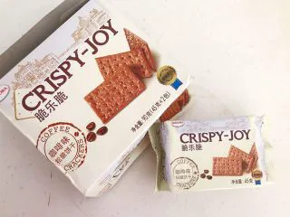 美味小零食 别样雪花酥,我用的是印度尼西亚进口饼干