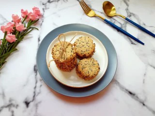 麦片芝麻核桃酥,低油低糖的麦片芝麻核桃酥。