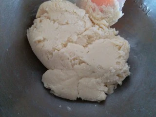 巧克力豆曲奇,一直拌到没有干粉的状态就可以啦。