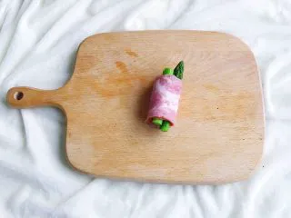 培根“如意”卷,将培根卷起
