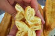 自制美味炸油条的做法(让你轻松在家享受道地美食)