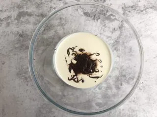 脏脏杯子蛋糕,再加入12g的干纳许