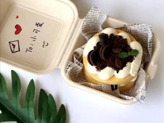 网红便当盒子蛋糕,放奥利奥碎＋奥利奥迷你饼干也特别美味