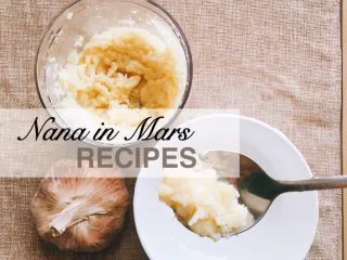 中西餐都百搭的好朋友-香味四溢的蒜泥酱,刀工好的可以用菜刀剁。 也可以跟我一样取巧用搅拌机搅碎，最近买了一台德国料理搅拌机，所以我是用它完成的。