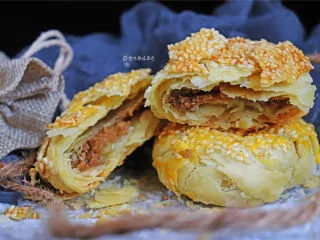 麻酱白糖酥饼,超级酥,酥到掉渣,层次分明