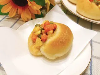 杂蔬沙拉面包,成品图。