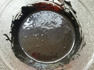 蜂窝煤戚风蛋糕,搅动至无干粉无颗粒,食材完全融合(如图),放在一边备用。