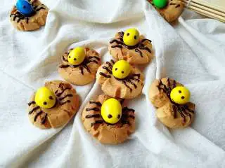 万圣节蜘蛛饼干,黄蜘蛛。