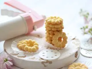 醇香酥脆的曲奇饼干(曲奇枪版),冬日温暖小零食,好吃