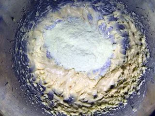 炼乳小饼干(适合新手),加入奶粉