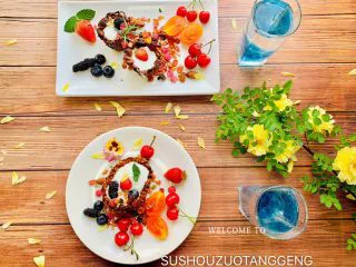 麦片酸奶水果杯,来和我一起早餐吧😌