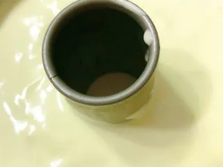 奶油奶酪戚风,到入18cm的中空戚风模里,170度60分钟